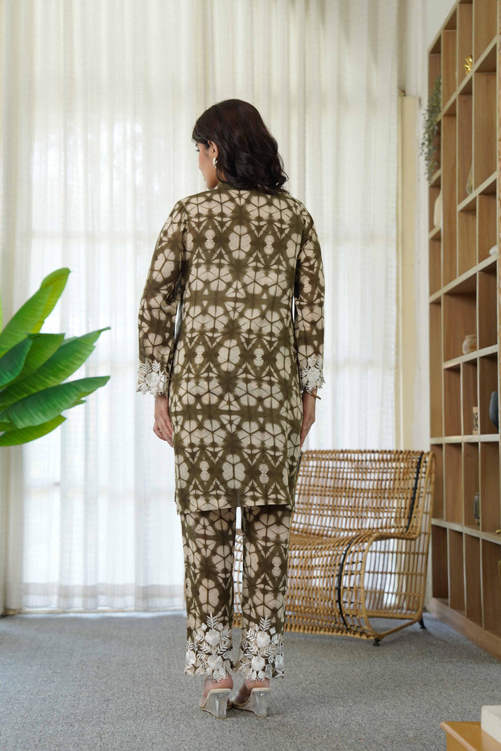 🌸 Olive Tie-Dye Embroidered 2-Piece Set