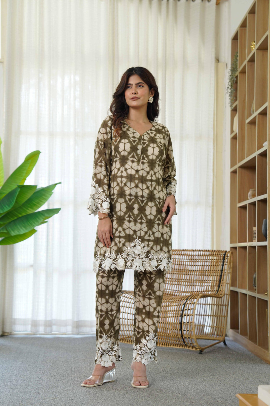 🌸 Olive Tie-Dye Embroidered 2-Piece Set