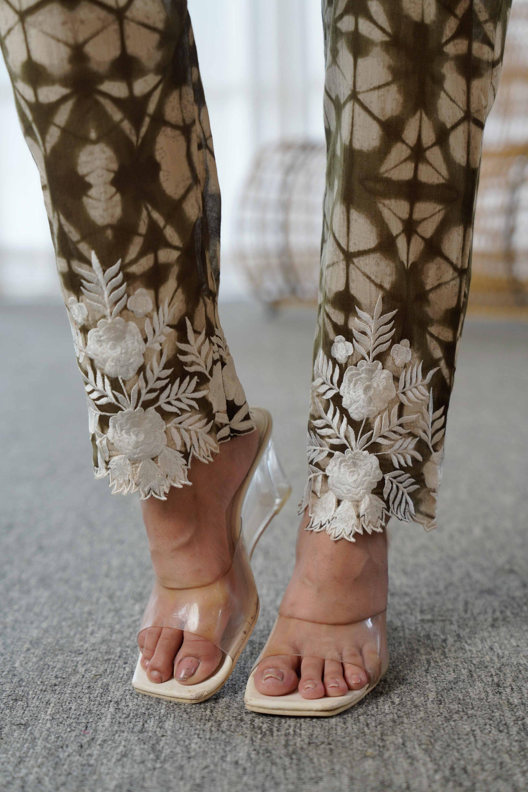 🌸 Olive Tie-Dye Embroidered 2-Piece Set