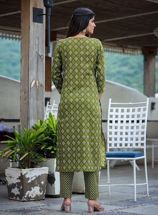 Green Printed Kurta Pant Set (set of 2) - Kaajh - #tag4#