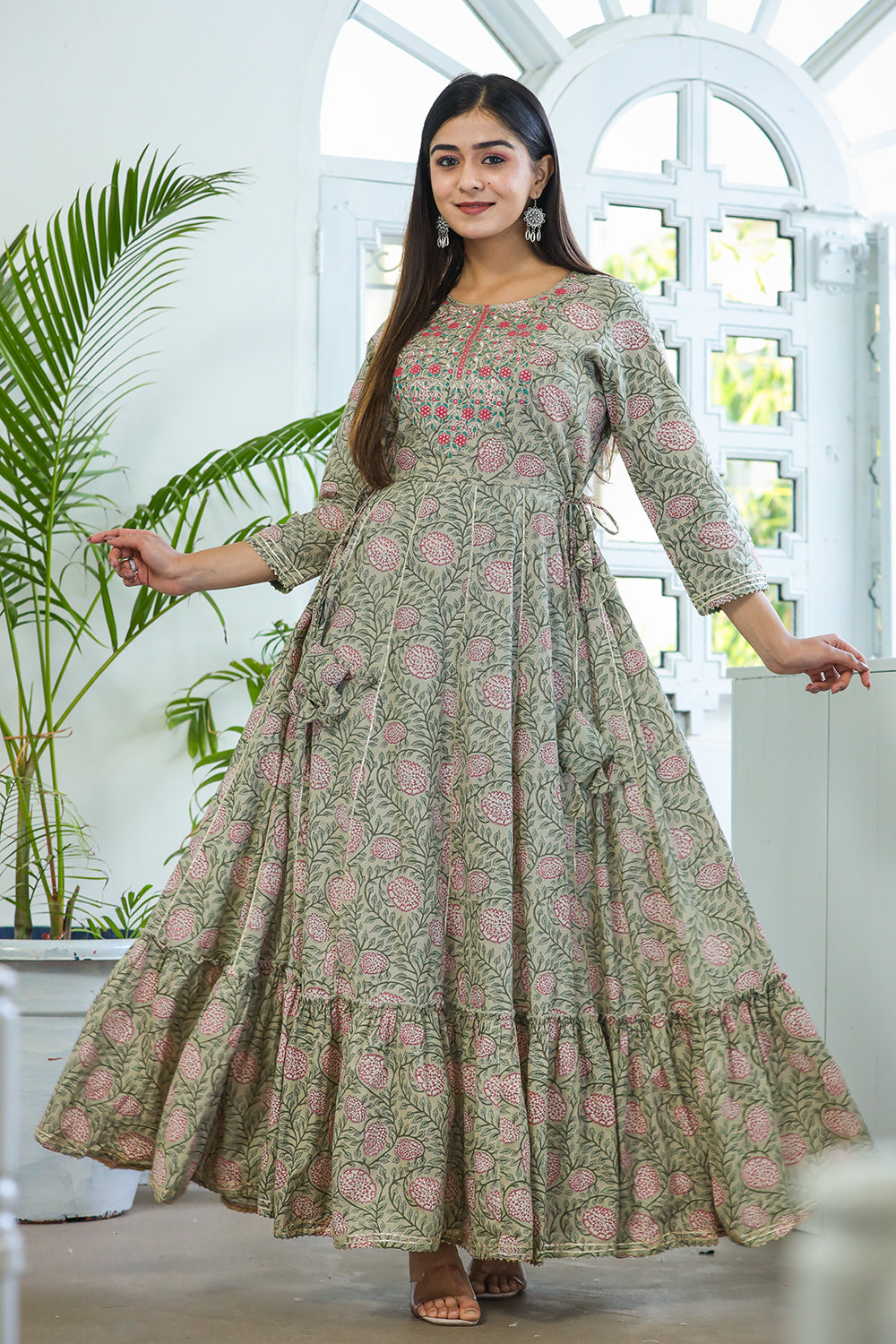 Buy Vaqta Women's Chinnon Ethnic Wear Sweetheart Neck Regural Sleeve Gown  with Dupatta (580 - Green SONAM Kapoor) (Small) at Amazon.in