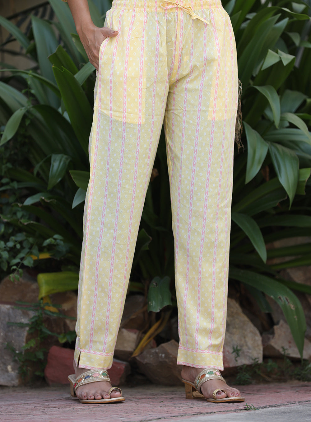 Light Yellow Jaipuri Print Cotton Kurta Pant Set (pack of 2)