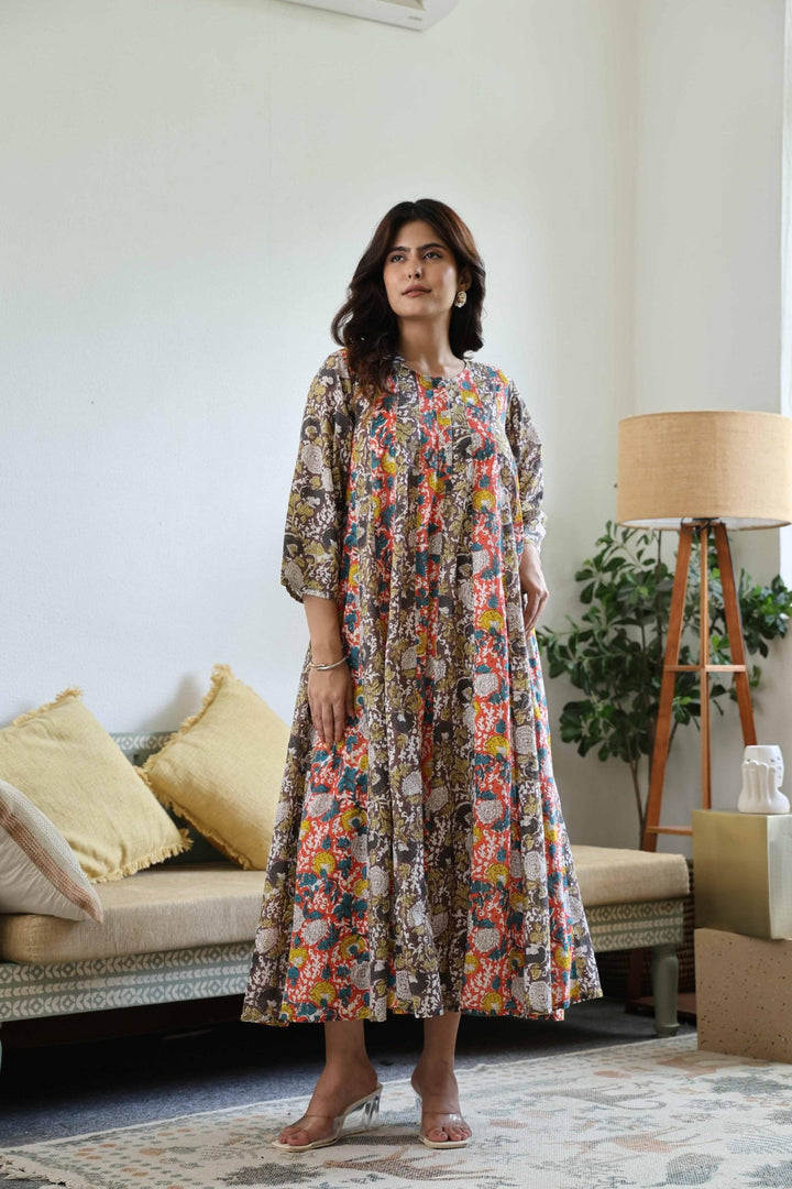 ISLA BLUSH FLORAL DRESS - Kaajh