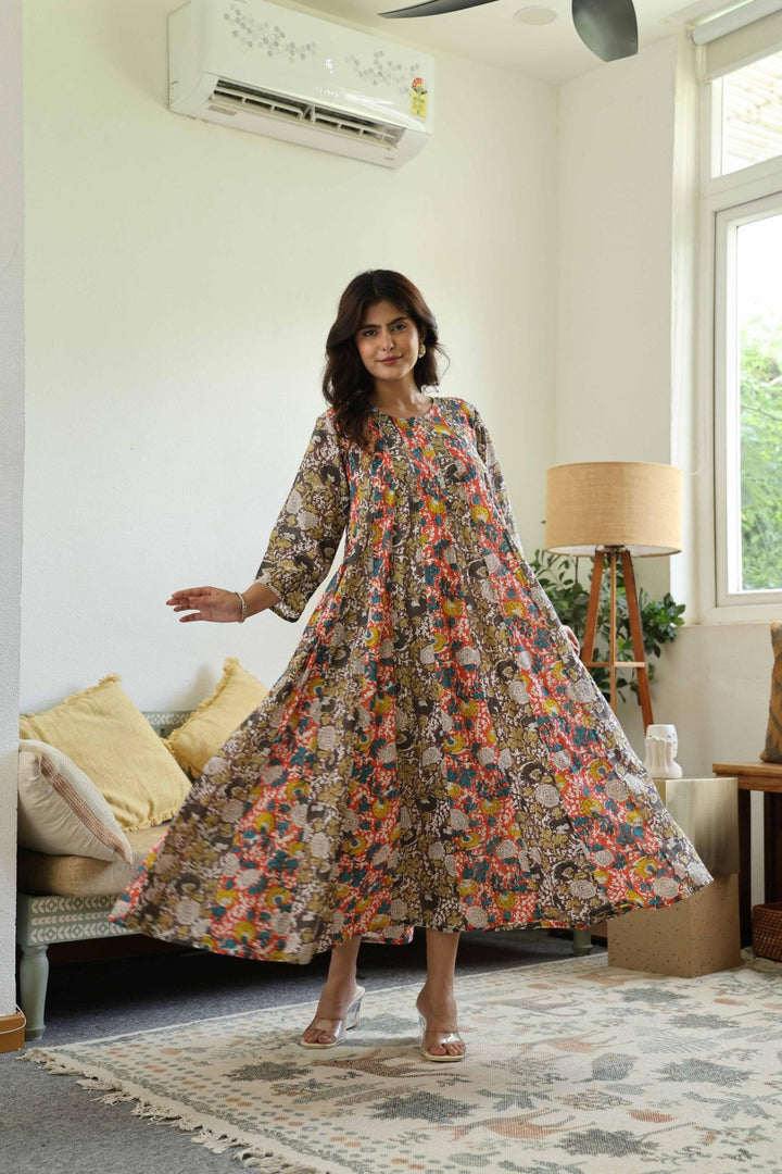 ISLA BLUSH FLORAL DRESS - Kaajh