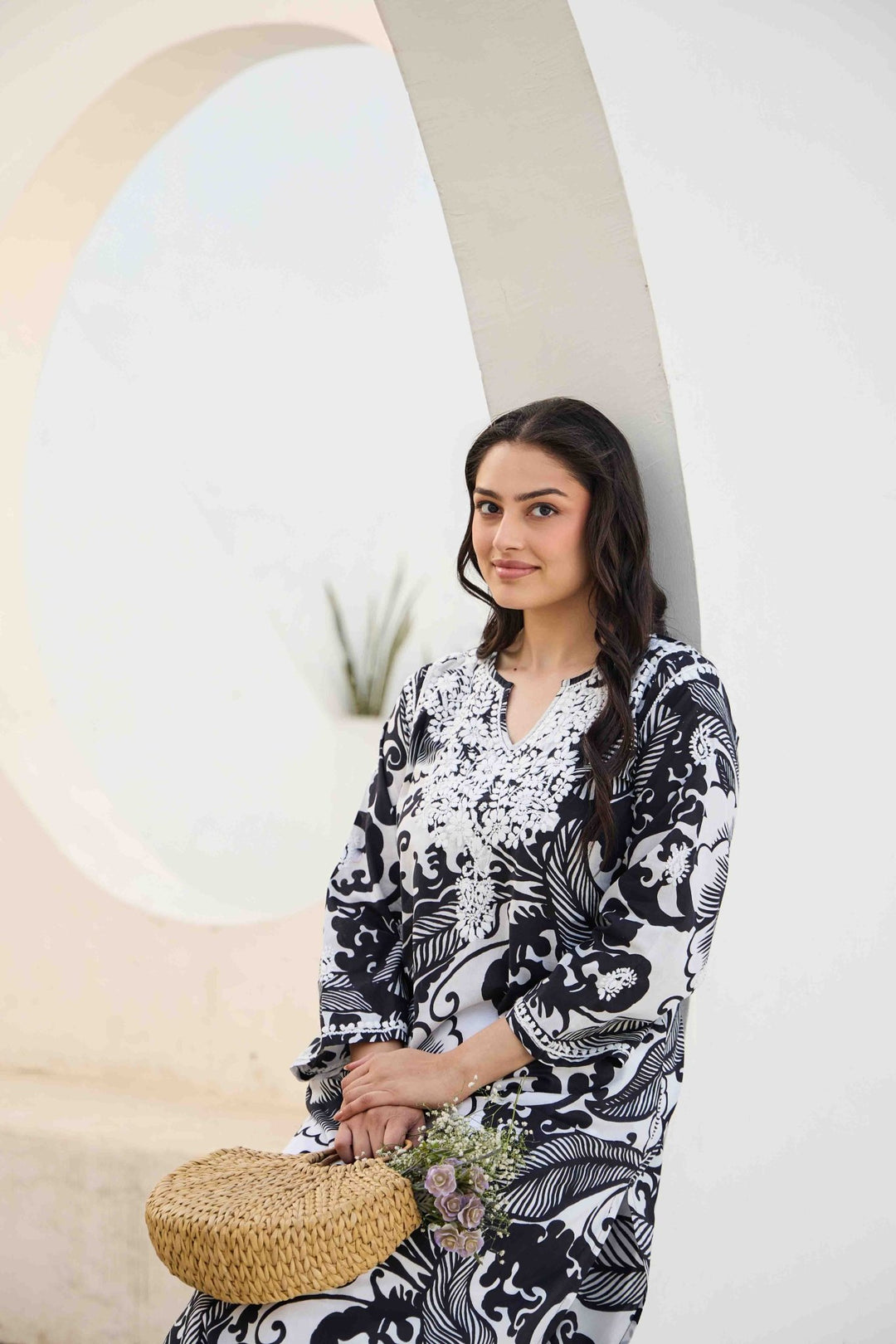 NOOR BLACK CHIKANKARI EMBROIDERED KURTA - Kaajh