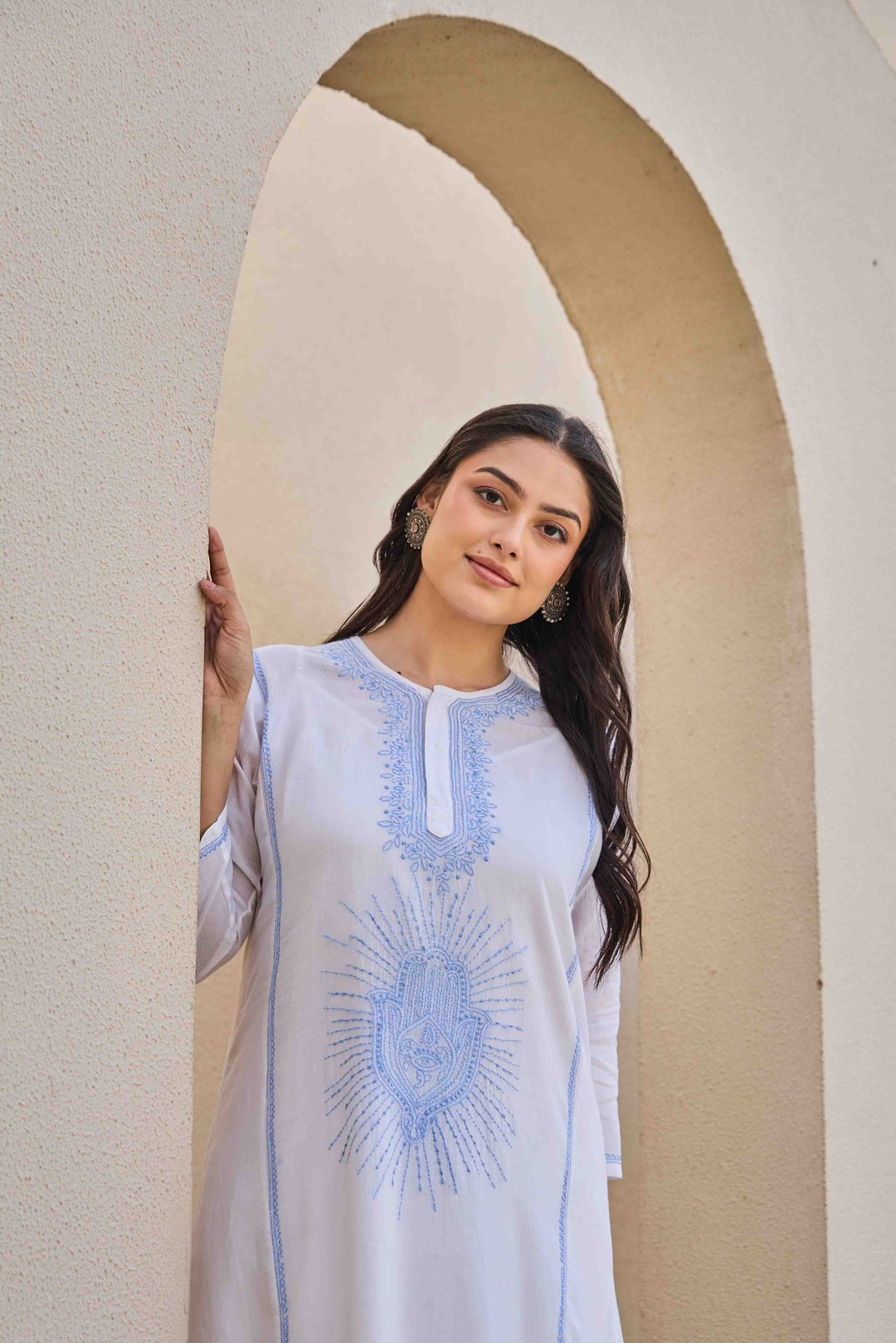 NOOR WHITE CHIKANKARI EMBROIDERED KURTA - Kaajh