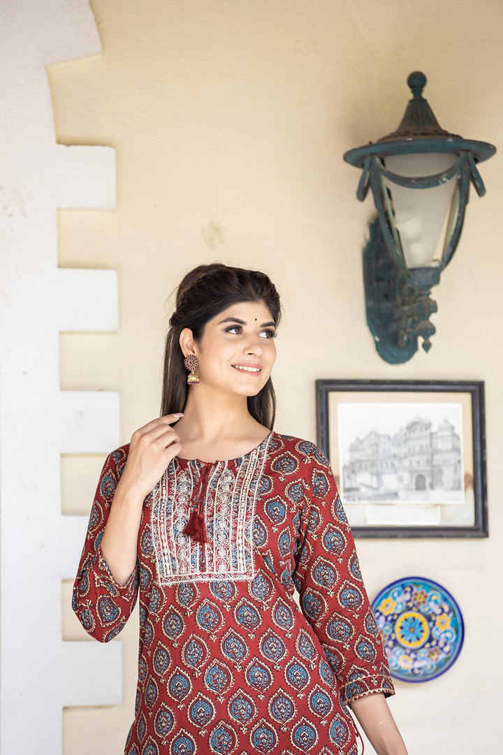 Red Kurta Set for Women: Buy an Indian Ethnic Kurti and Pant Set | Kaajh