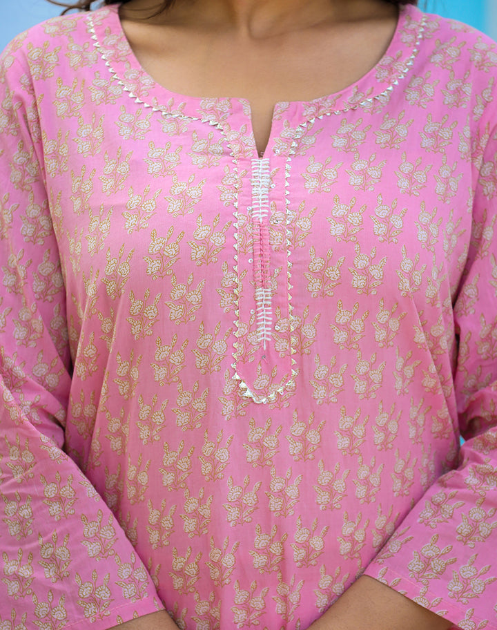 Pink Floral Printed Cotton Casual Kurta