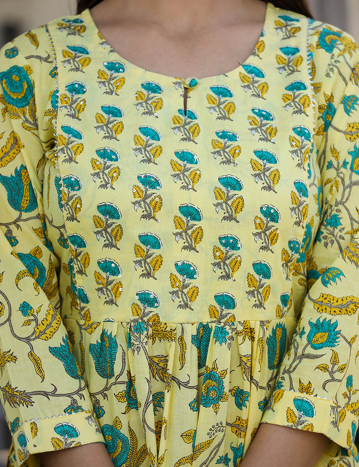 Yellow Floral Print Side Slit Cotton Kurta Pant Set (set of 2)